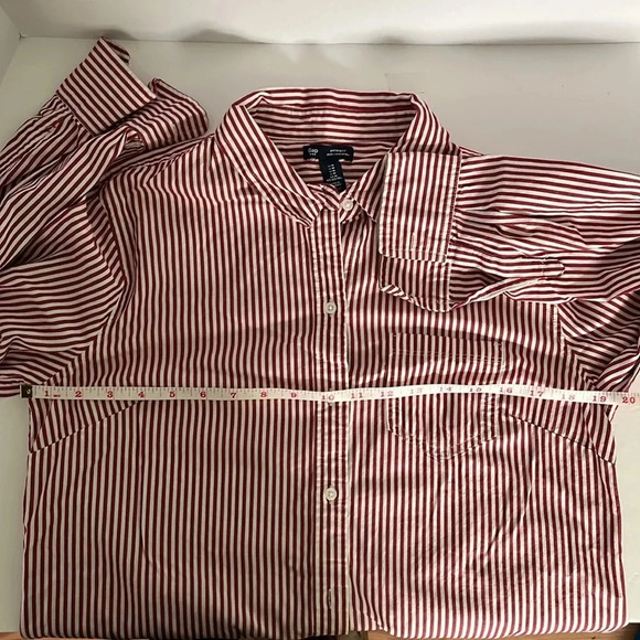 Women’s Gap Shirt Medium Boyfriend Fit Button Up Collared Red White Str… - Picture 9 of 10
